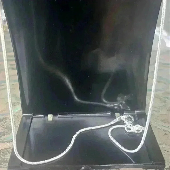 Howlite Turquoise Skull Necklace - Picture 6 of 6